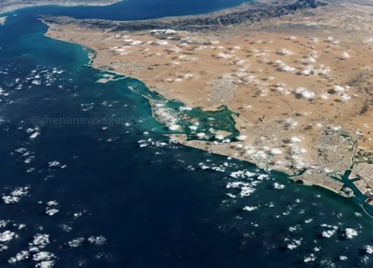 UAE Shuts Coastal Waters and Shores Following Expanding Offshore Oil Leak